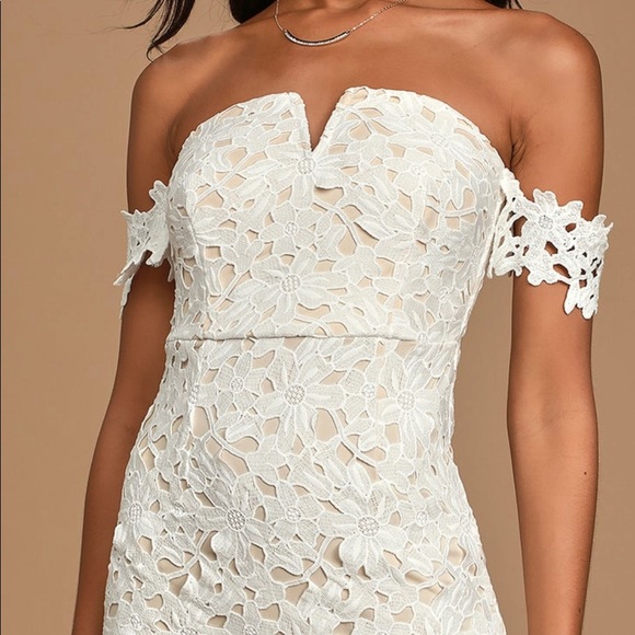 Lulu’s Venice Villa Lace Mini Dress - Picture 3 of 10